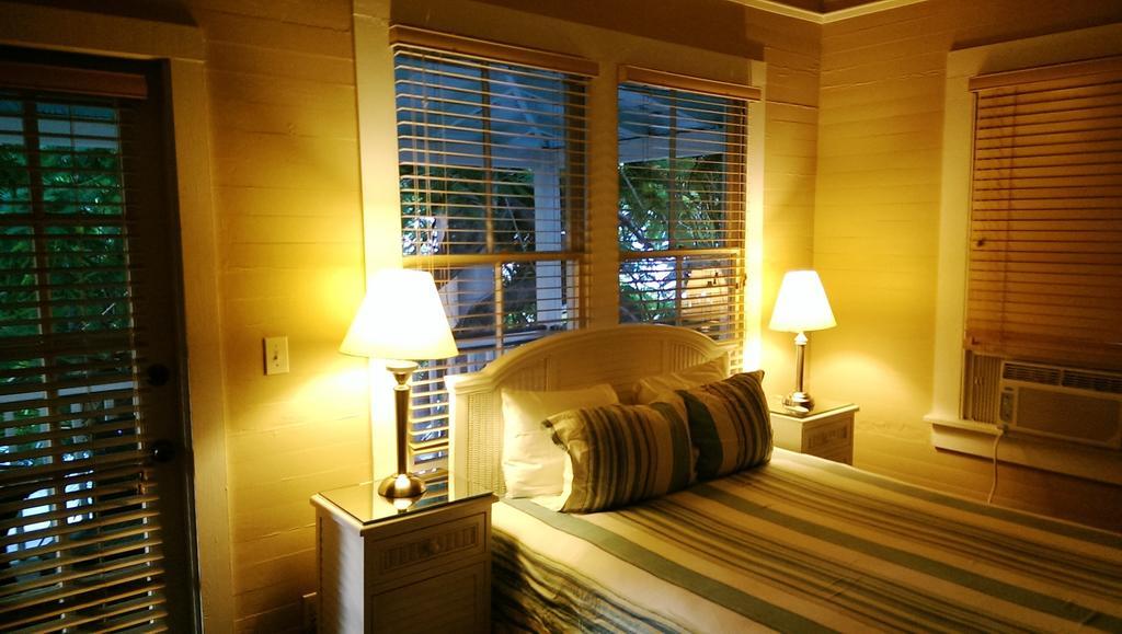 Frances Street Bottle Inn Key West Room photo